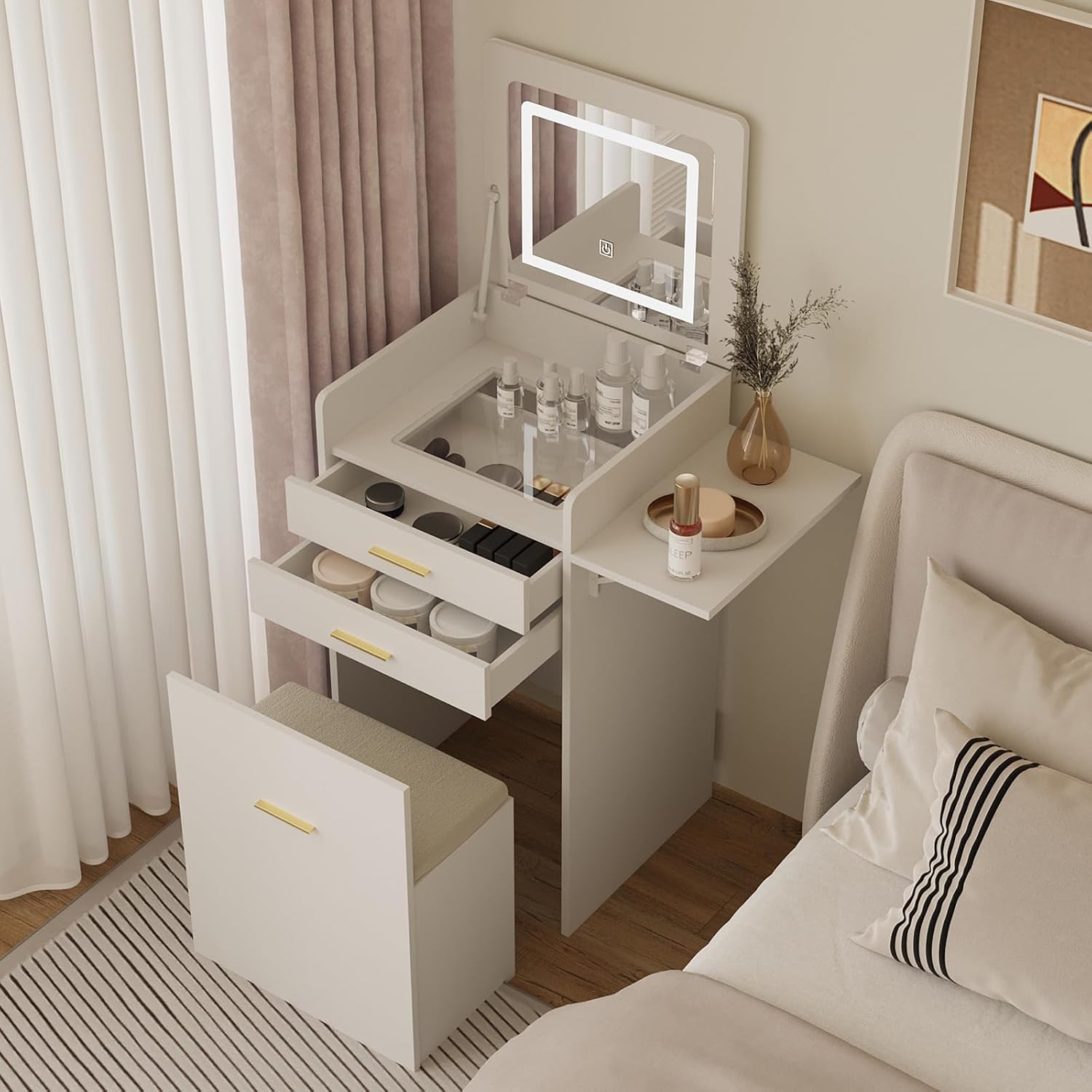 Desk Setup In Small Bedroom - Pequena Penteadeira com Cadeira 3 em