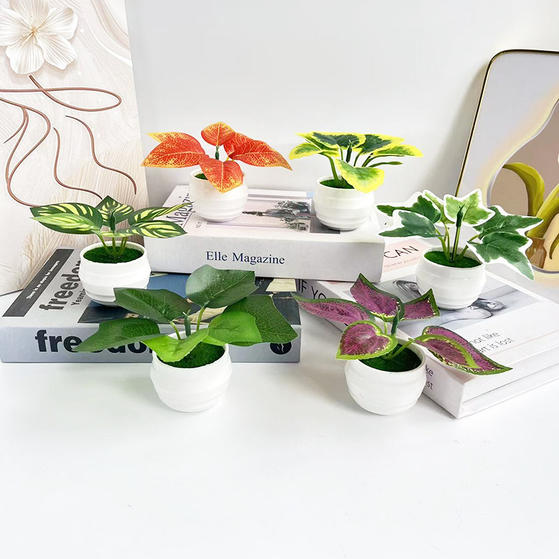 Plantas verdes artificiais em  - Plant Pot Small Desk avaliação e preço